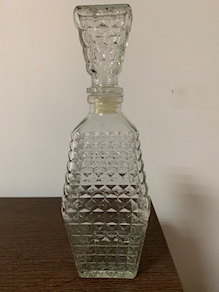 Botella de cristal tallado para licor